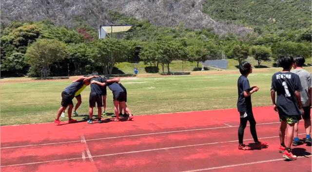 陸上競技部の練習風景
